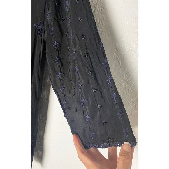 Johnny Was Women's V Neck Blouse Tunic Black Navy Eyelet Bohemian Hippie Sheer - Picture 5 of 7